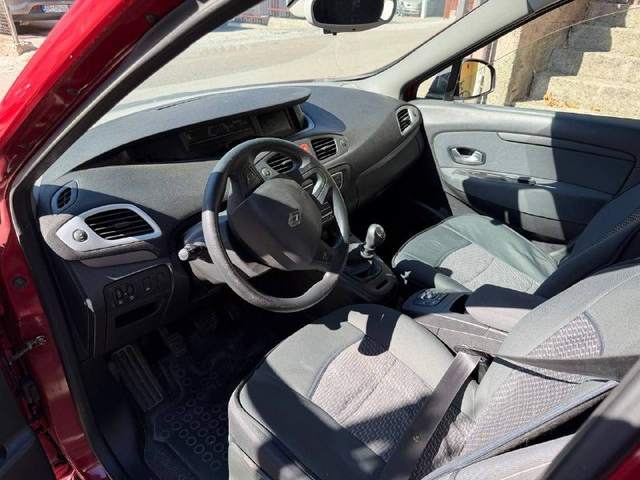 🚗 Renault - Scenic - 1.9 DCI — 2009 г — фото 8 из 10