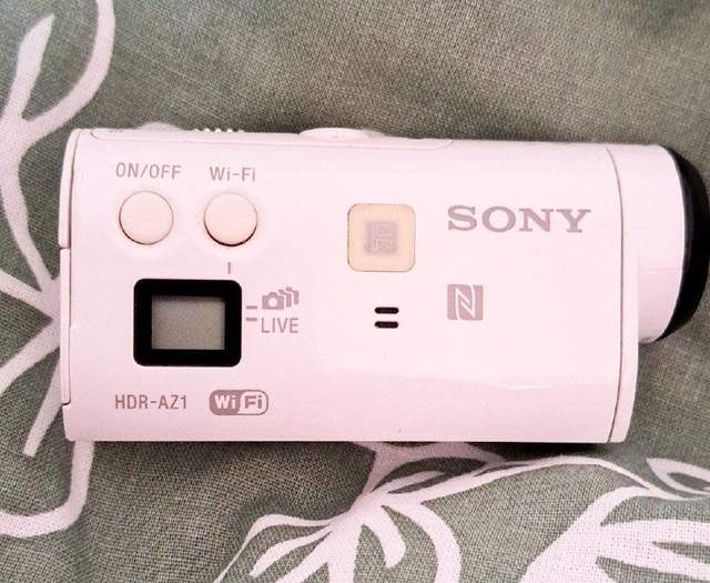 Продам отличную оригинальную экшн-камеру Sony HDR-AZ1 Mini в хорошем состоянии — фото 2 из 4