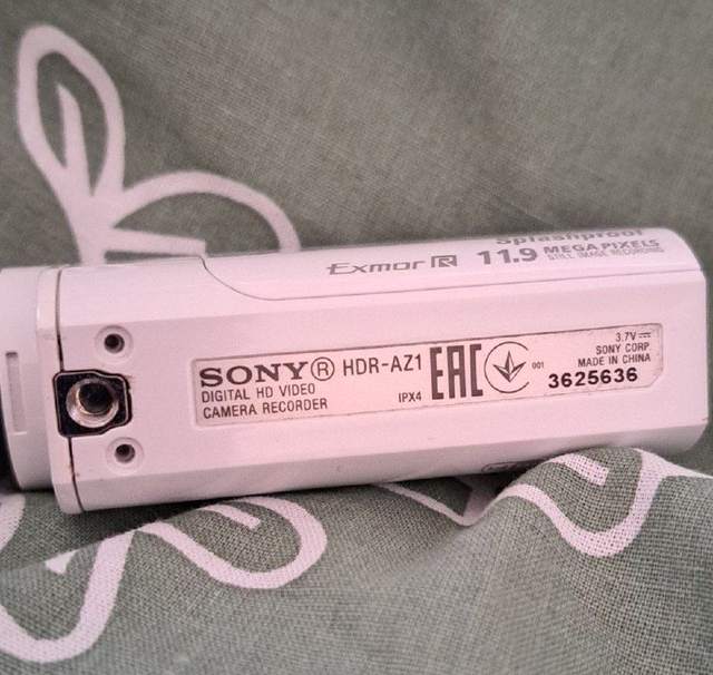 Продам отличную оригинальную экшн-камеру Sony HDR-AZ1 Mini в хорошем состоянии — фото 3 из 4