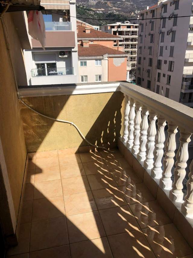 Продается квартира 109 м2 на мансардном этаже в Будве за 137 000€ — фото 1 из 10