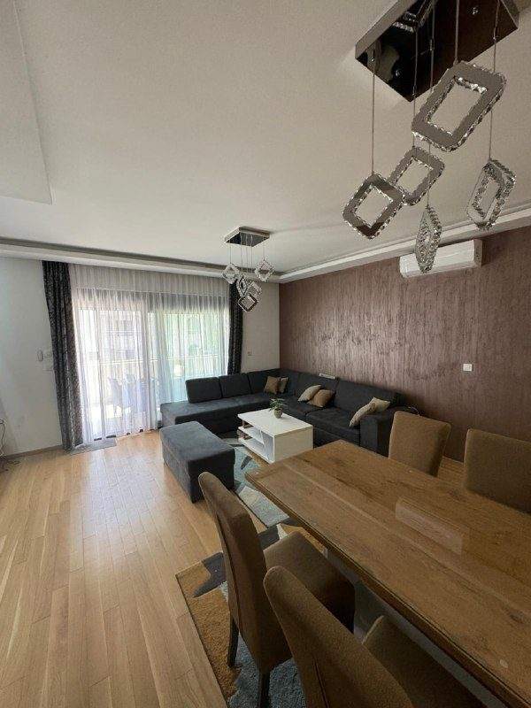 🏠 Квартира с 2 спальнями · Бечичи · €1 000 / мес — фото 2 из 8