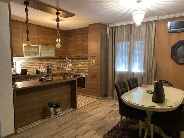 🏠 Недвижимость с 3 спальнями · Подгорица · €2 500 / мес — фото 1 из 10
