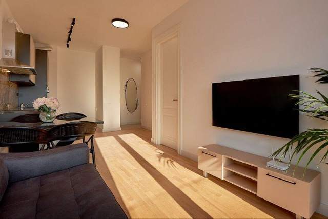 🏠 Квартира с 1 спальней · Бечичи · €800 / мес — фото 1 из 10