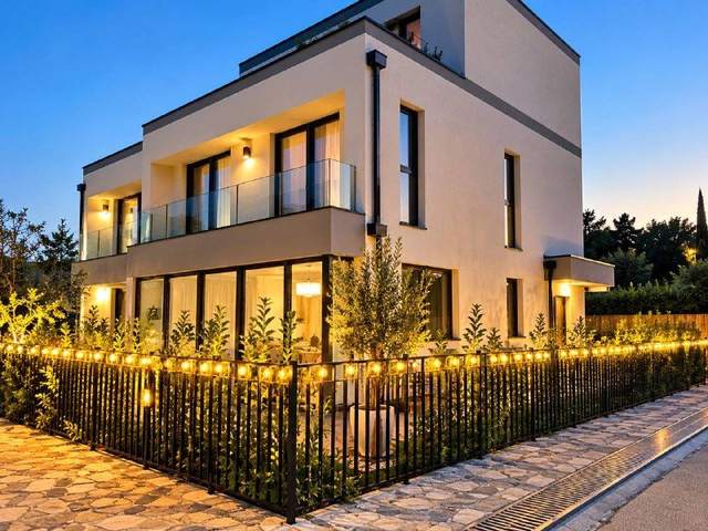 Продается новый 3-этажный дом в закрытом поселке — фото 1 из 10