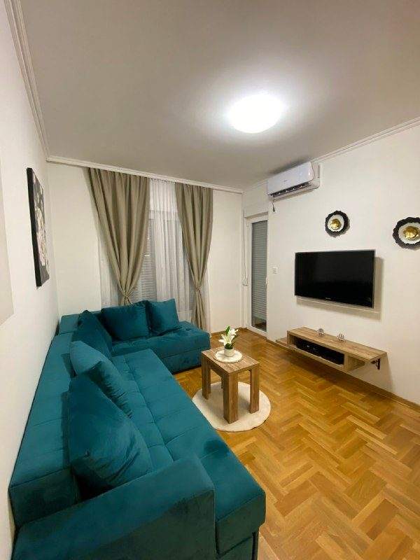 🏠 Квартира с 1 спальней · Будва · €700 / мес — фото 2 из 8