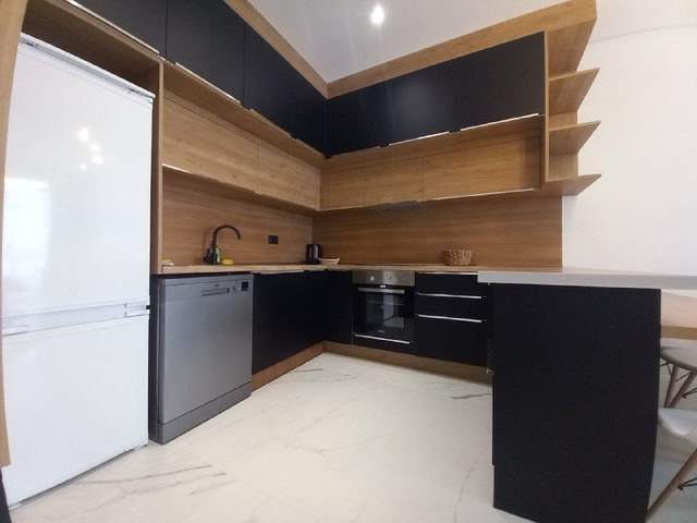 🏠 Квартира с 1 спальней · Бечичи · €1 000 / мес — фото 2 из 10