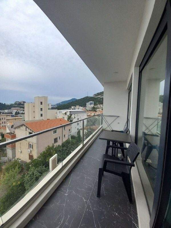 🏠 Квартира с 1 спальней · Бечичи · €1 000 / мес — фото 9 из 10