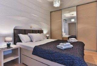 🏠 Квартира с 2 спальнями · Будва, Центр · €1 000 / мес — фото 1 из 10