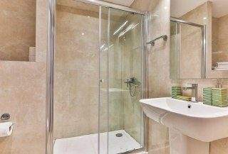 🏠 Квартира с 2 спальнями · Будва, Центр · €1 000 / мес — фото 7 из 10