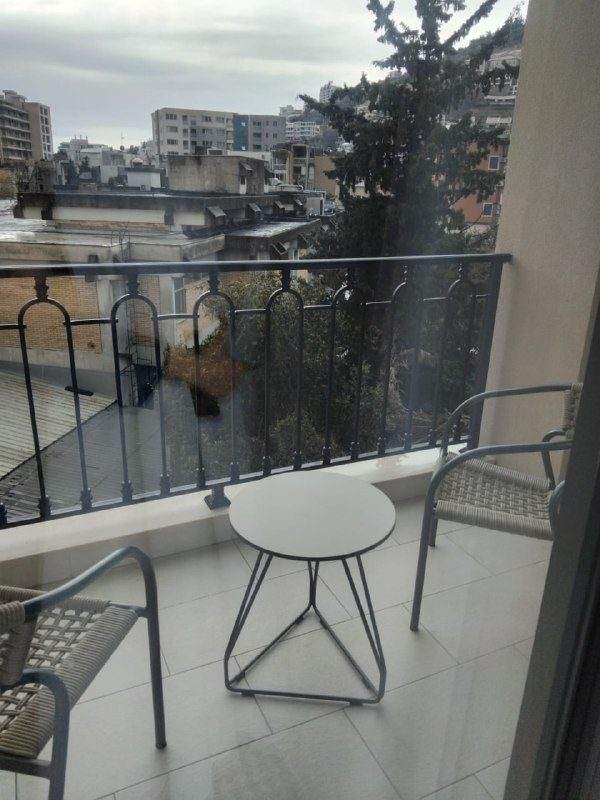 🏠 Квартира с 1 спальней · Будва, Центр · €700 / мес — фото 1 из 10