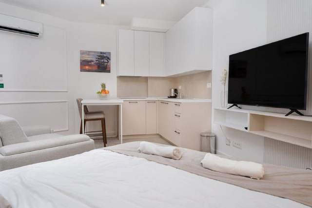 🏠 Студия · Будва, Центр · €550 / мес — фото 1 из 10